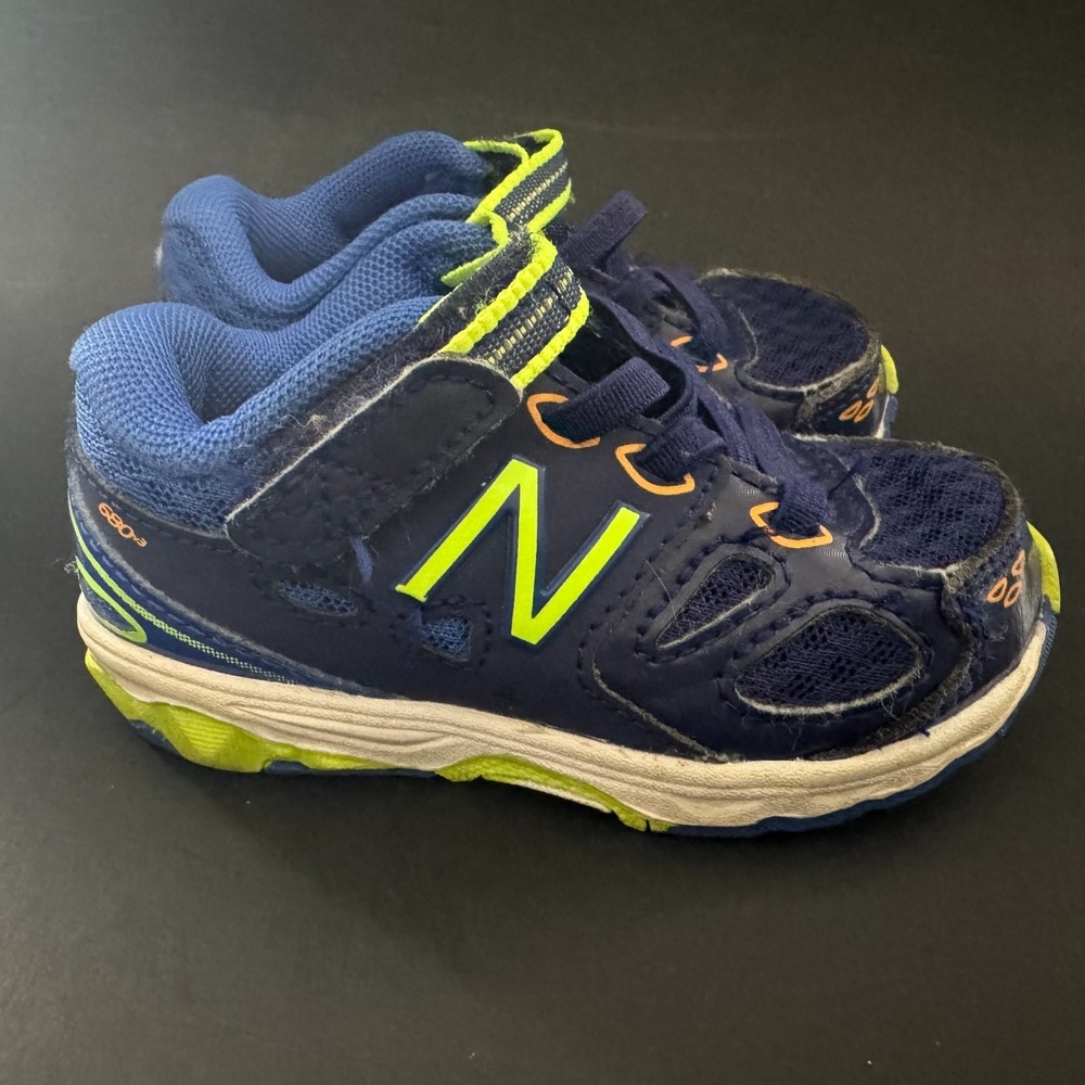 New Balance 680v5 Infant Running Shoes Navy Neon‎ Green Size 4 Hook Loop